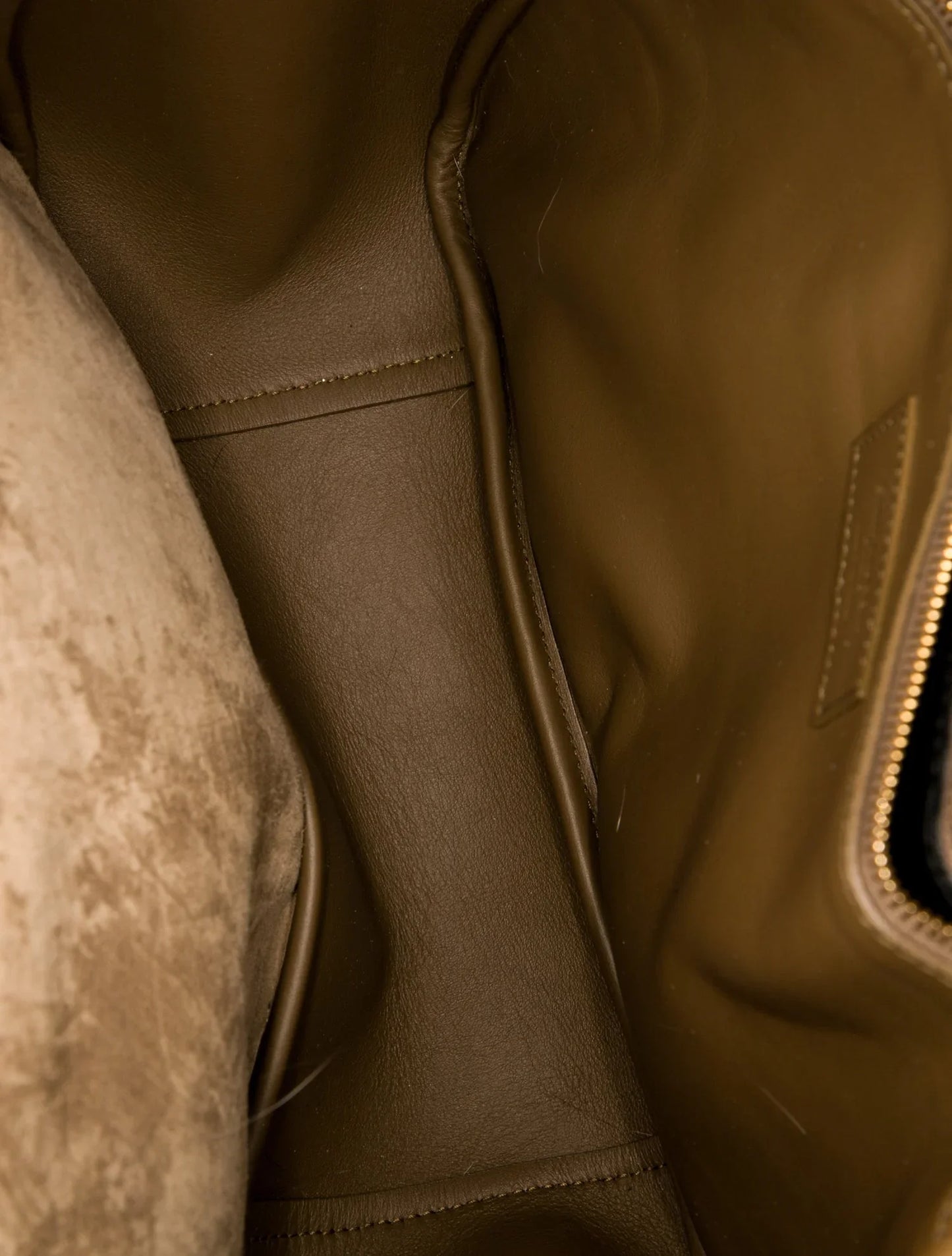 Suede Le 5 à 7 Large 2024