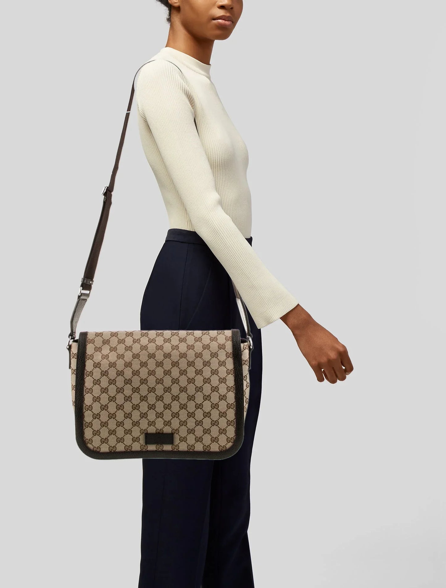 GG Canvas Messenger Bag