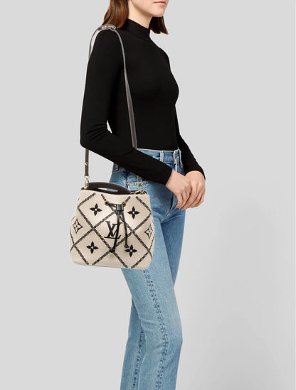 Monogram Giant Néonoé MM