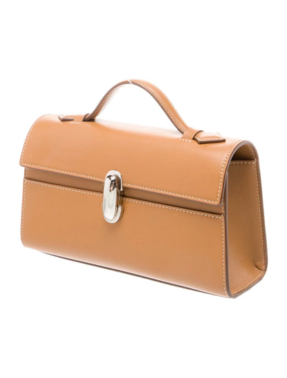 Pochette asimétrica de piel