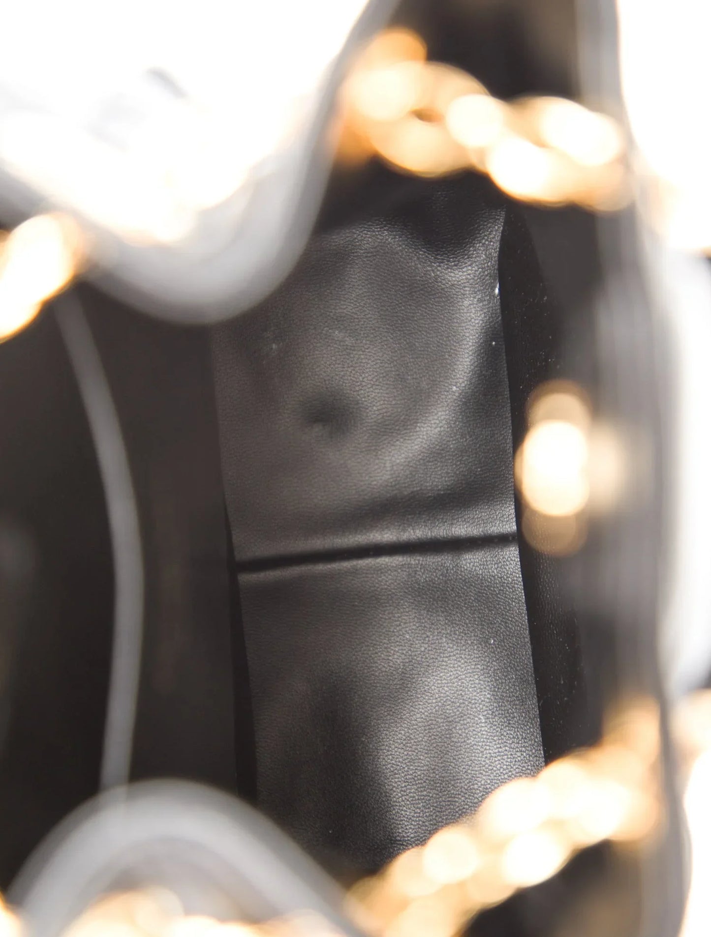 Caro en cuir, taille moyenne, 2025