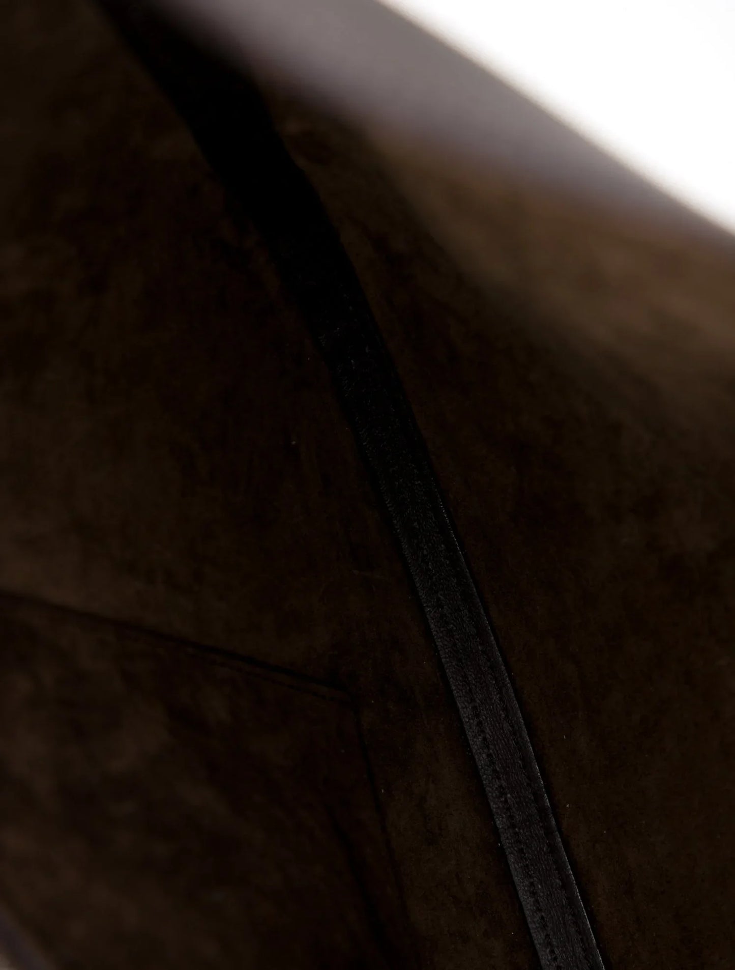 Puf pequeño de cuero