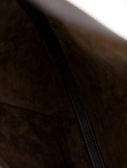 Puf pequeño de cuero