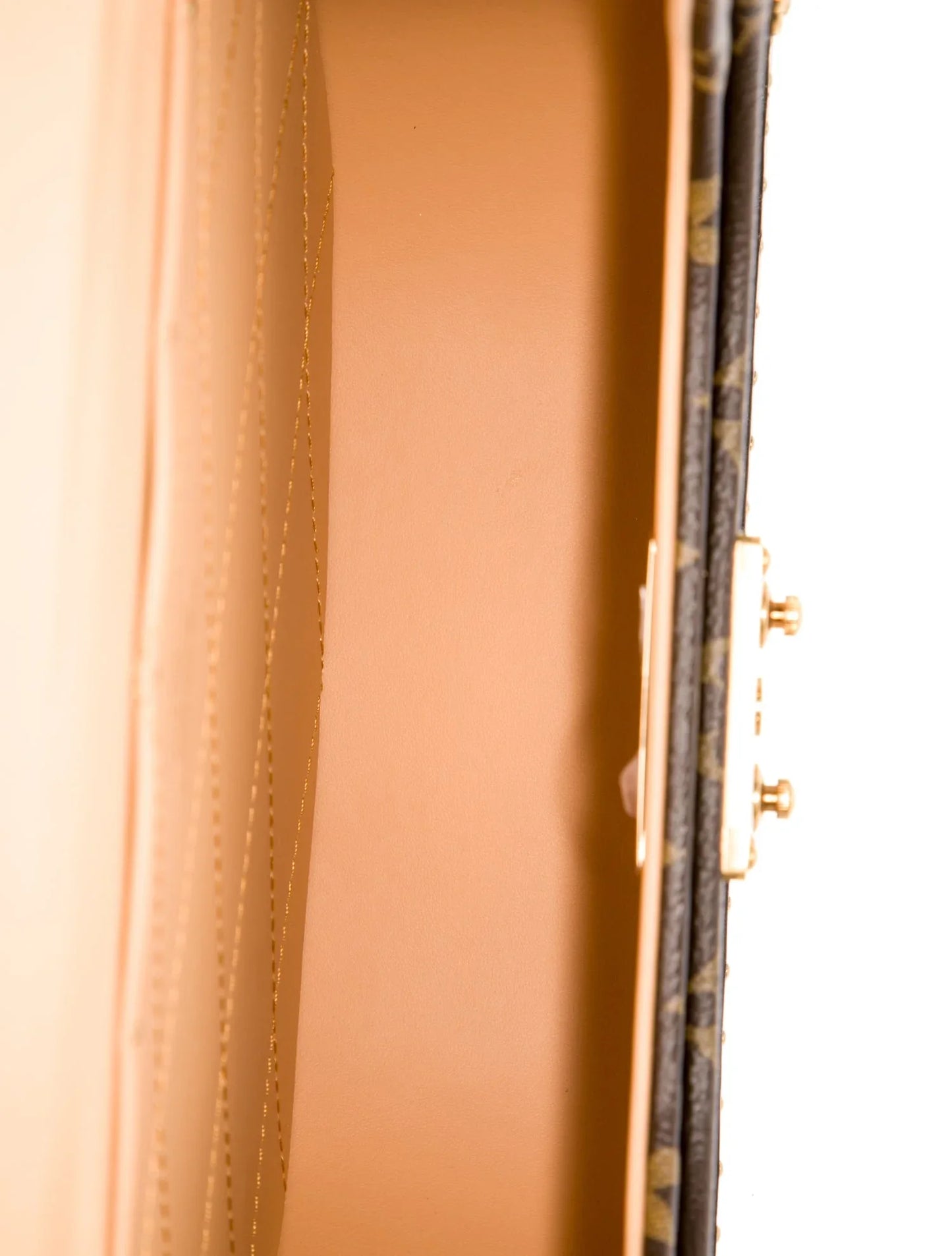 Malle Monogram Montsouris LV 2025